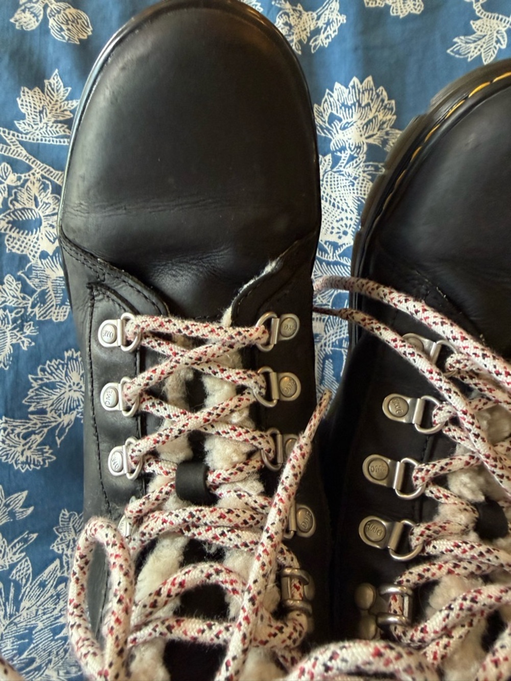 Black Leather Lace-Up Winter Boots with Faux Shearling - Picture 5 of 6